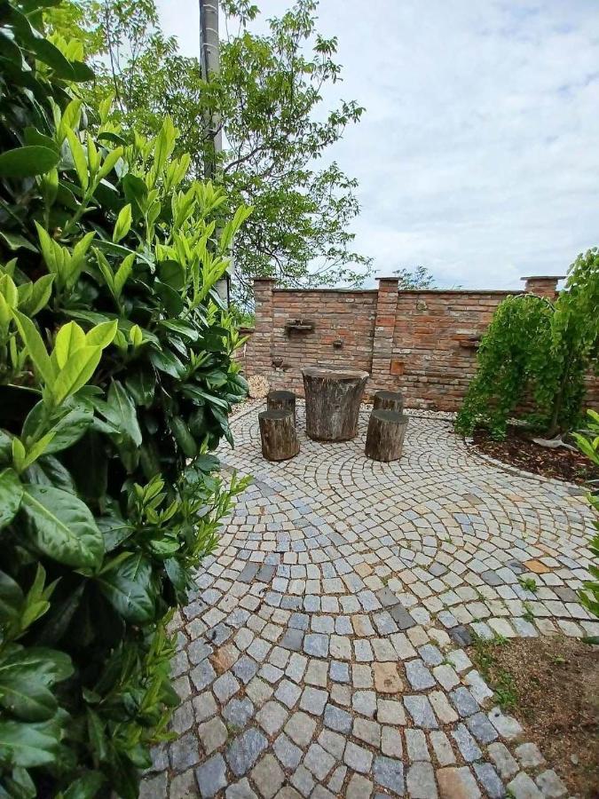 Ubytovani V Soukromi Na Sadove 906 - Valtice Exterior foto